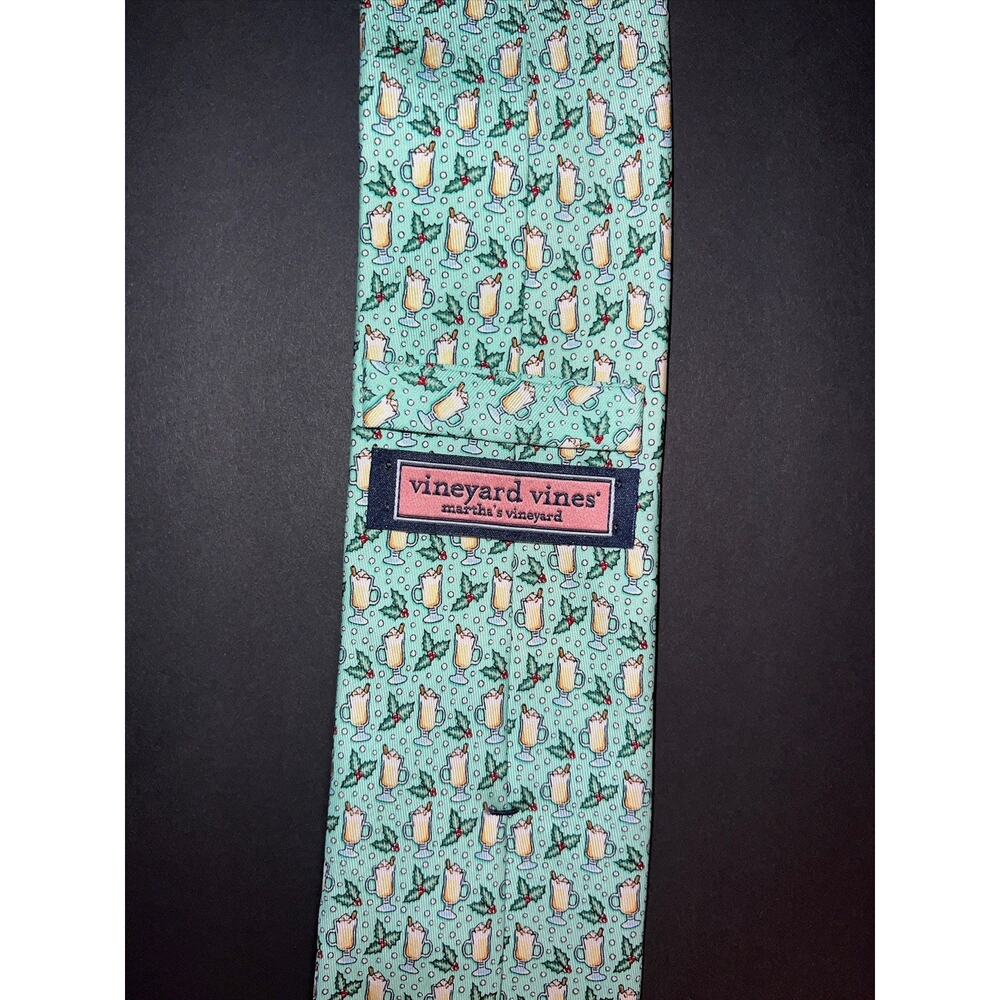 Vineyard Vines Christmas Tie – NEW WITH TAGS